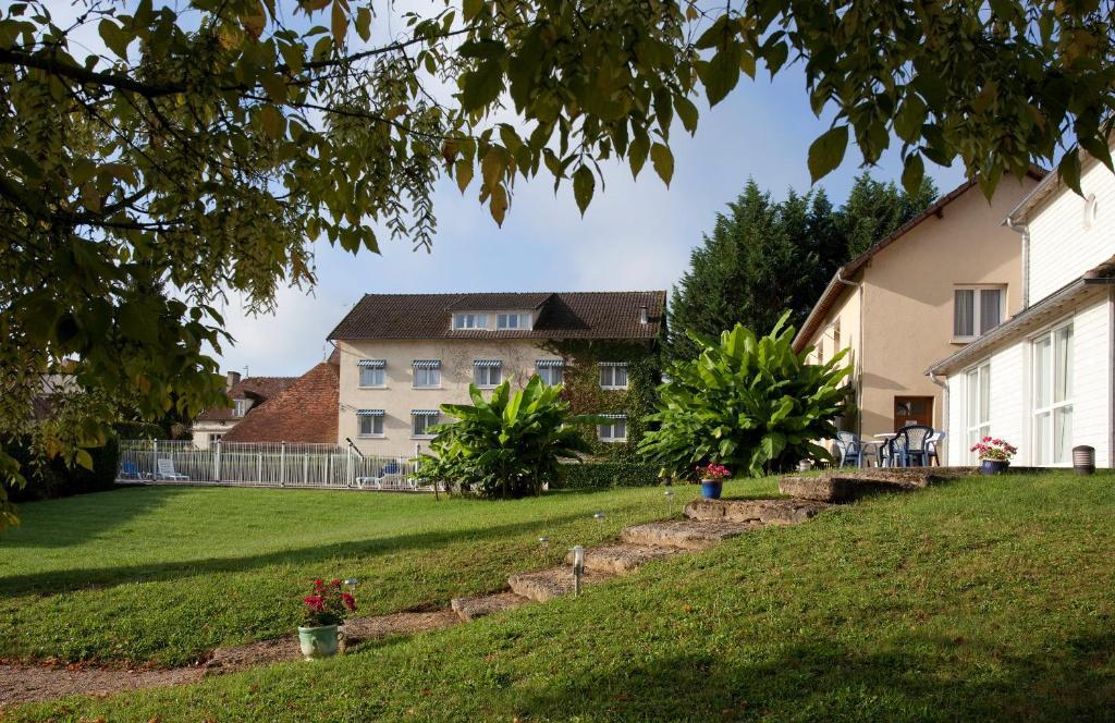 Logis Hotel Du Pont Neuf Le Veurdre Exterior photo